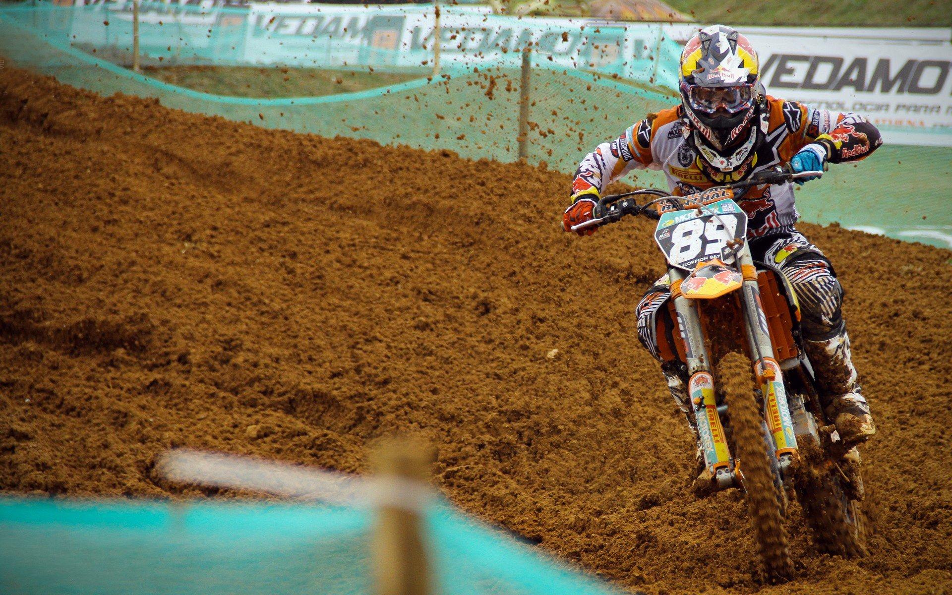 冰雪运动热潮席卷全国,青少年选手闪耀国际赛场